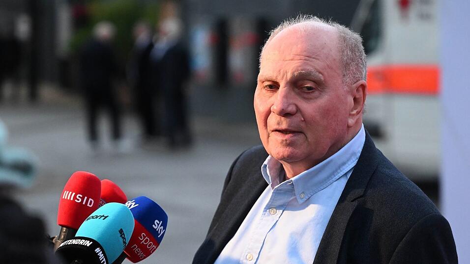 Ex-Manager Uli Hoeneß lieferte sich jüngst ein heftiges Verbalduell mit Lothar Matthäus. Ex-Manager Uli Hoeneß lieferte sich jüngst ein heftiges Verbalduell mit Lothar Matthäus.
