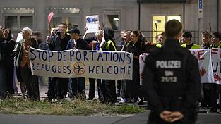 Auch bei vorherigen Sammelabschiebungen nach Afghanistan hob die Chartermaschine vom Flughafen Leipzig/Halle ab. Auch bei vorherigen Sammelabschiebungen nach Afghanistan hob die Chartermaschine vom Flughafen Leipzig/Halle ab.