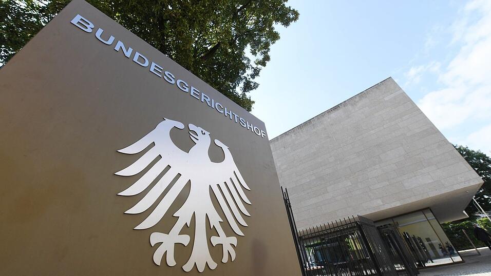 Der Bundesgerichtshof urteilt: Über das gesellschaftliche Leben vor Ort zu berichten, ist nicht Aufgabe des Staates, sondern der lokalen Presse. Der Bundesgerichtshof urteilt: Über das gesellschaftliche Leben vor Ort zu berichten, ist nicht Aufgabe des Staates, sondern der lokalen Presse.