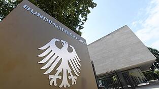 Der Bundesgerichtshof urteilt: Über das gesellschaftliche Leben vor Ort zu berichten, ist nicht Aufgabe des Staates, sondern der lokalen Presse. Der Bundesgerichtshof urteilt: Über das gesellschaftliche Leben vor Ort zu berichten, ist nicht Aufgabe des Staates, sondern der lokalen Presse.