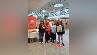 Anl&auml;sslich des Tags der Kinderhospizarbeit am 10. Februar verkauften die Mutmacher Krapfen, die von sechs verschiedenen B&auml;ckereien gespendet wurden.