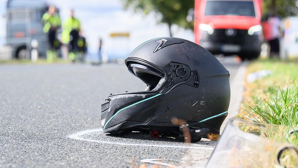 Der Mann erlag noch am Unfallort seinen Verletzungen. (Symbolbild) Der Mann erlag noch am Unfallort seinen Verletzungen. (Symbolbild)