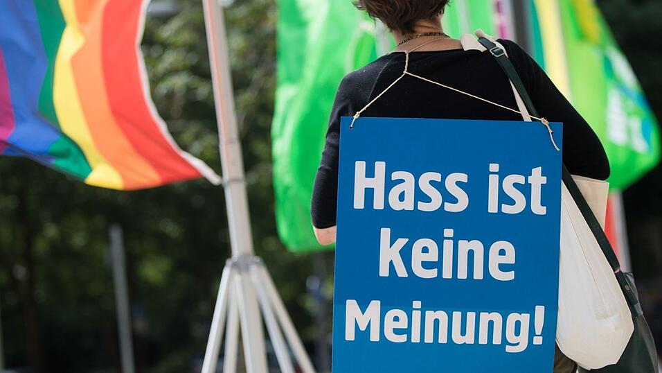 «Es findet hier in Deutschland keine Zensur statt», betonte der stellvertretende Regierungssprecher Steffen Meyer in Berlin. (Symbolbild) «Es findet hier in Deutschland keine Zensur statt», betonte der stellvertretende Regierungssprecher Steffen Meyer in Berlin. (Symbolbild)