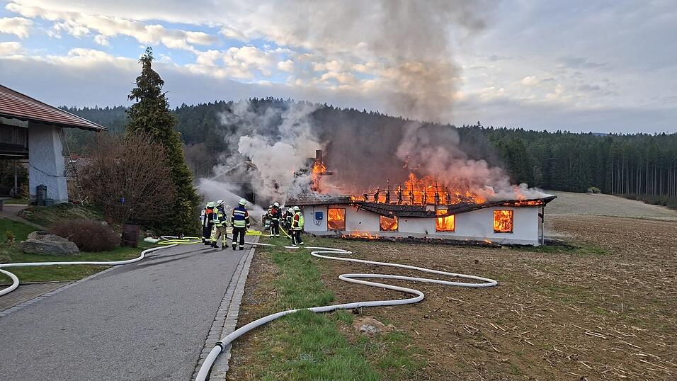 Das Feuer ist im Dachstuhl der Schreinerei ausgebrochen.&nbsp;