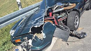 Das Auto wurde beim Unfall total zerst&ouml;rt.