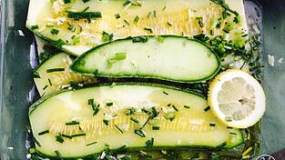 Richtig eingelegt sind Zucchini lange haltbar.