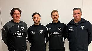 Volles Vertrauen hat FC-Vorsitzender Edo Omerovic (r.) in den Trainerstab mit (v. l.) Mario Bjelobrk, Valon Kastrati und Danylo Kolesnichenko.