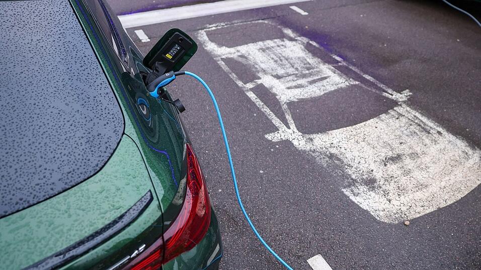 Die Rabatte auf Elektroautos reagieren bisher kaum auf die neue Prämie. (Archivbild) Die Rabatte auf Elektroautos reagieren bisher kaum auf die neue Prämie. (Archivbild)