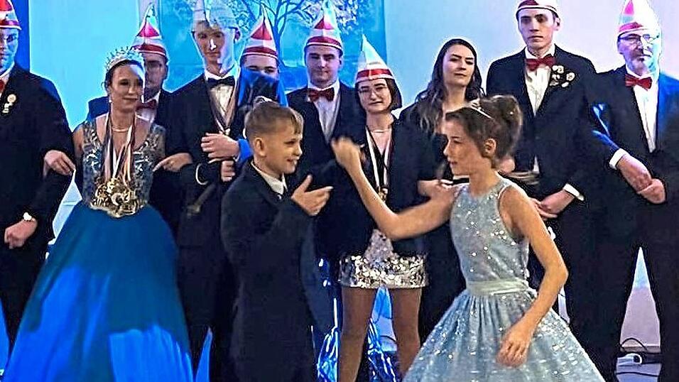 Viel Beifall erhielt das Kinderprinzenpaar.