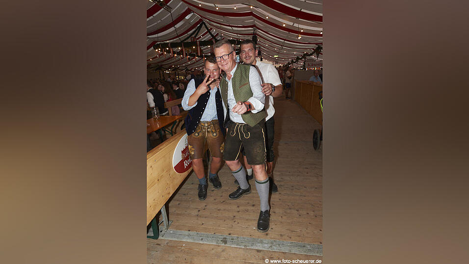 Die Partybilder vom Freitag, 15. August, aus dem Festzelt Lechner. Die Partybilder vom Freitag, 15. August, aus dem Festzelt Lechner.