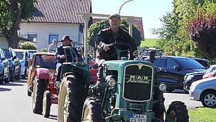 Alte Dieselr&ouml;sser d&uuml;rfen bei der Rundfahrt nat&uuml;rlich nicht fehlen.