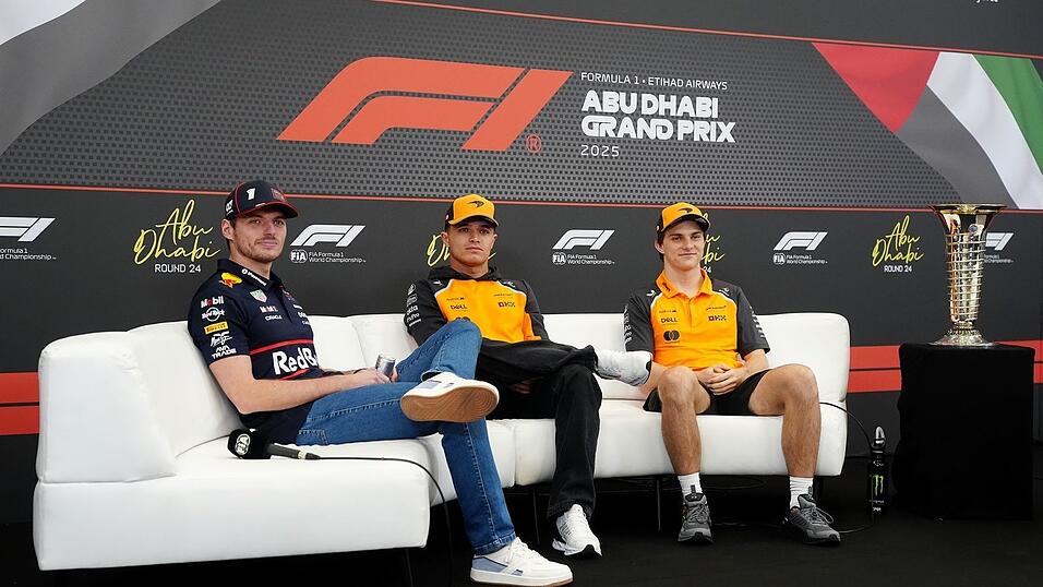 Die drei WM-Rivalen und der Pokal der Begierde. Die drei WM-Rivalen und der Pokal der Begierde.