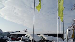 Das ehemalige Autohaus wird zur Notunterkunft f&uuml;r Gefl&uuml;chtete umgebaut.