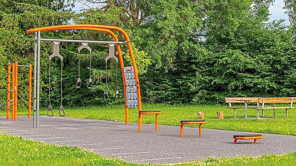 Der fitalParcours in Ergoldsbach l&auml;dt Menschen mit und ohne Einschr&auml;nkungen zu gemeinsamer Bewegung ein.