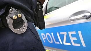 Gegen den 58-Jährigen ermittelt die Polizei wegen gefährlicher Körperverletzung. (Symbolbild)
