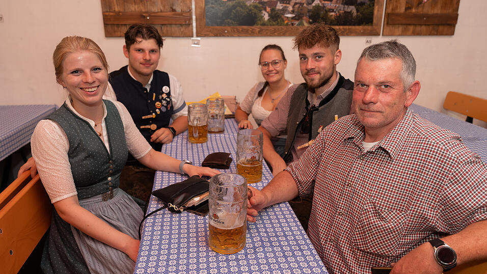 Die Partybilder vom Montag, 21. August 2023, aus dem Festzelt Greindl. Die Partybilder vom Montag, 21. August 2023, aus dem Festzelt Greindl.