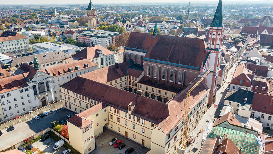 Der Umbau des Karmelitenklosters in Straubing lässt auf sich warten. Das muss sich ändern. Der Umbau des Karmelitenklosters in Straubing lässt auf sich warten. Das muss sich ändern.