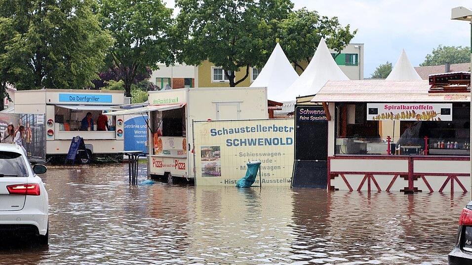 Land unter auf dem Festplatz in Wallersdorf.&nbsp;