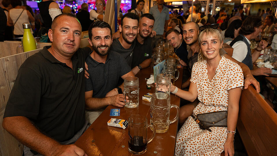 Die Partybilder vom Montag, 21. August 2023, aus dem Festzelt Reisinger. Die Partybilder vom Montag, 21. August 2023, aus dem Festzelt Reisinger.