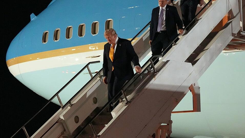 Die Öffentlichkeit dachte, dass Trump die ganze Zeit im Flieger saß (Archivbild). Die Öffentlichkeit dachte, dass Trump die ganze Zeit im Flieger saß (Archivbild).