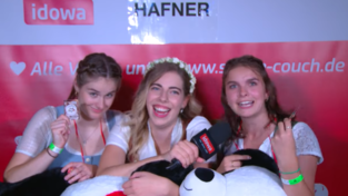 Single-Couch-Moderatorin Annabel Gruber (Mitte) fand die Kandidatinnen Laura und Katharina am lustigsten. Single-Couch-Moderatorin Annabel Gruber (Mitte) fand die Kandidatinnen Laura und Katharina am lustigsten.