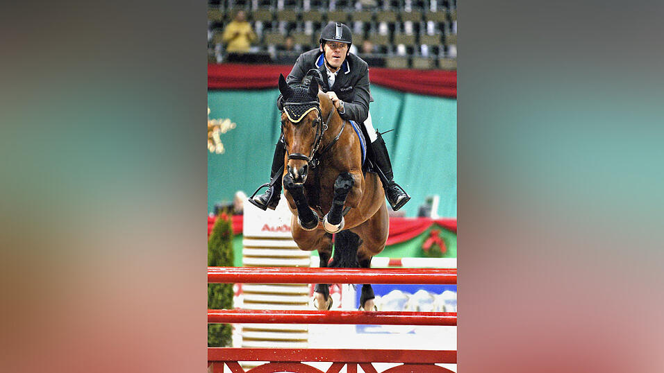 Über zehn Jahre waren Thomas Mühlbauer und Asti Spumante ein erfolgreiches Team im internationalen Springsport. Über zehn Jahre waren Thomas Mühlbauer und Asti Spumante ein erfolgreiches Team im internationalen Springsport.