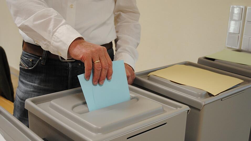Die Wahlbeteiligung lag mit 69,30 Prozent sechs Prozent über der in 2014. Die Wahlbeteiligung lag mit 69,30 Prozent sechs Prozent über der in 2014.