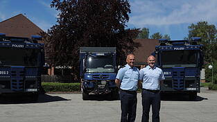 Freuen sich auf &bdquo;75 Jahre Bundespolizeiabteilung Deggendorf&ldquo; und die mit dem Jubil&auml;um verbundenen Veranstaltungen: Abteilungsf&uuml;hrer PD Mario Konjevic (l.) und PHK Herbert Molz, der f&uuml;r die Organisation des Tags der offenen T&uuml;r am 5. Juli verantwortlich ist.