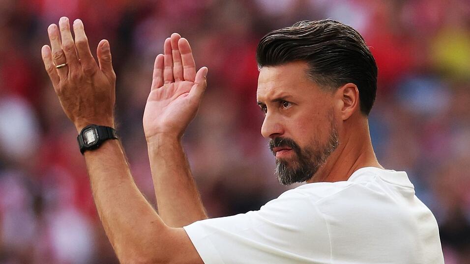 Sandro Wagner denkt schon an das Duell mit den Bayern.