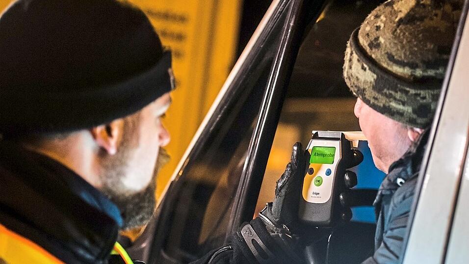 Beim Alkoholtest gut eine Stunde nach dem Unfall wurde deutlich, wie viel der Angeklagte tatsächlich getrunken haben musste.