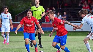 Maximilian Drexler (l.) und Jeremias Burkhardt erzielten in Bogen die Treffer für den 2:0-Ssieg des 1. FC Bad Kötzting. Maximilian Drexler (l.) und Jeremias Burkhardt erzielten in Bogen die Treffer für den 2:0-Ssieg des 1. FC Bad Kötzting.