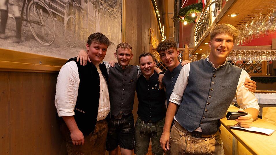 Die Partybilder vom Montag, 10. August, aus dem Festzelt Krönner. Die Partybilder vom Montag, 10. August, aus dem Festzelt Krönner.