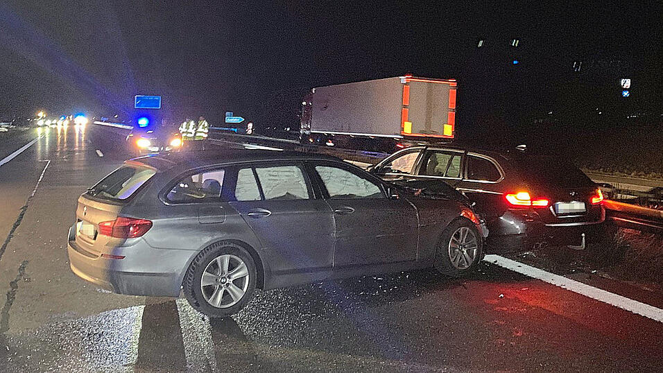 Eine filmreife Verfolgungsjagd lieferte sich am 25. M&auml;rz ein Autodieb mit der Polizei auf der A 93. Ihren 'H&ouml;hepunkt' fand sie auf H&ouml;he der Anschlussstelle Schwandorf-Mitte.