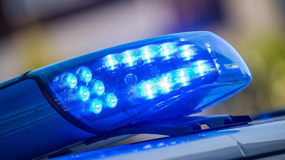 Weil ein Auto davongerollt war, wurde am sonntag die Polizei gerufen.