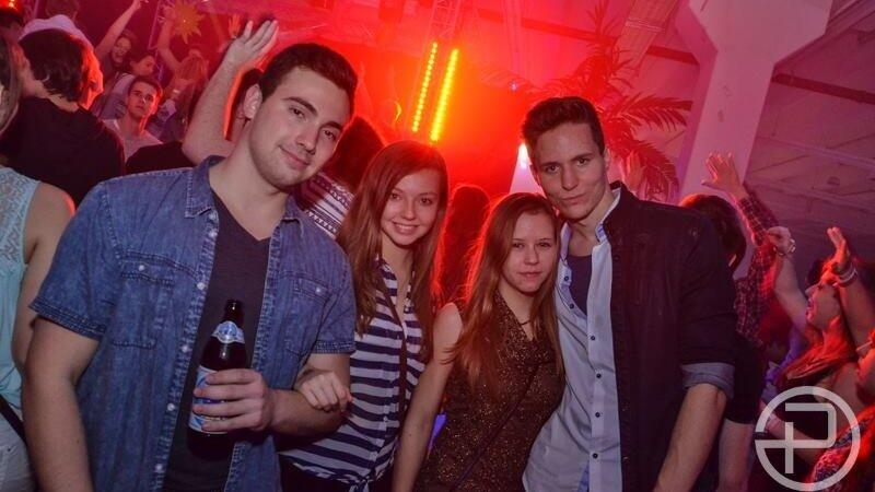 Gleich bei der Eröffnung platzte die neue Diskothek Peggy P. aus allen Nähten. Gleich bei der Eröffnung platzte die neue Diskothek Peggy P. aus allen Nähten.