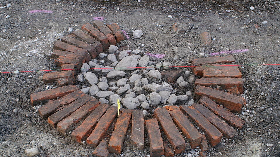 Aufregende Funde machten die Arch&auml;ologen am Kollerparkplatz. (Fotos: r&uuml;d)