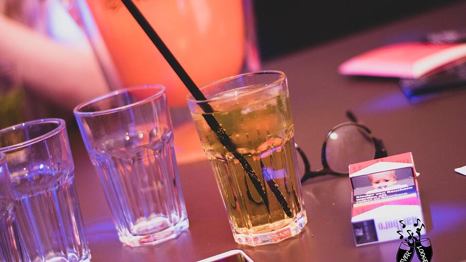 Im 'The Sin' und im 'Never Loose' wurde an diesem Wochenende wieder ordentlich Party gemacht. Im 'The Sin' und im 'Never Loose' wurde an diesem Wochenende wieder ordentlich Party gemacht.
