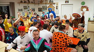 Die Beteiligten fiebern dem Faschingsmarkt entgegen.