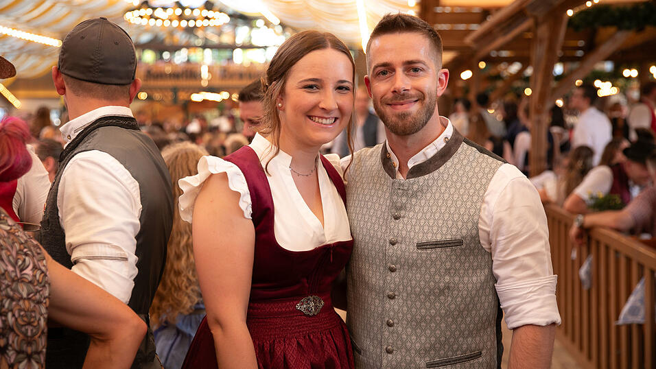 Die Partybilder vom Samstag, 9. August, aus dem Festzelt Nothaft. Die Partybilder vom Samstag, 9. August, aus dem Festzelt Nothaft.