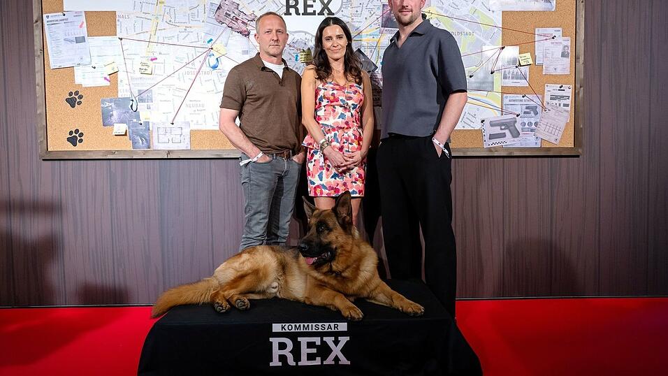 Schäferhund und Schauspielstars - von links nach rechts: Maximilian Brückner, Doris Golpashin und Ferdinand Seebacher aus der Serie «Kommissar Rex». (Archivbild) Schäferhund und Schauspielstars - von links nach rechts: Maximilian Brückner, Doris Golpashin und Ferdinand Seebacher aus der Serie «Kommissar Rex». (Archivbild)