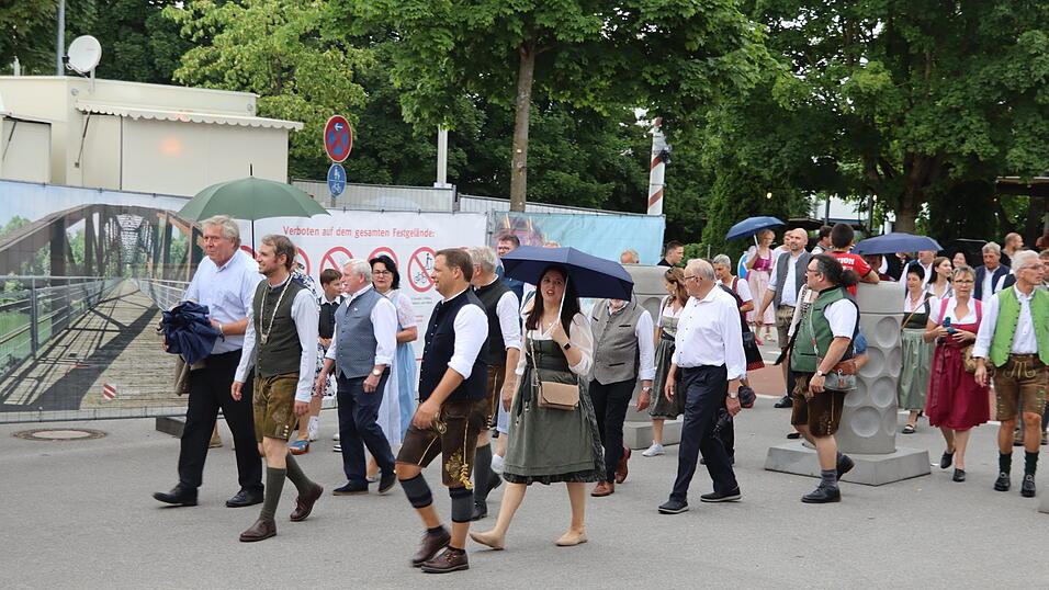 Am Freitag startete das Landauer Volksfest.