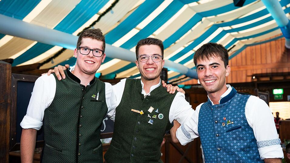 Die Partybilder vom Sonntag, 16. August, aus dem Festzelt Wenisch. Die Partybilder vom Sonntag, 16. August, aus dem Festzelt Wenisch.