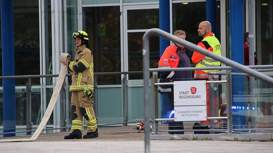 In einer Mädchentoilette in einer Regensburger Schule brannte es am Mittwochvormittag. In einer Mädchentoilette in einer Regensburger Schule brannte es am Mittwochvormittag.