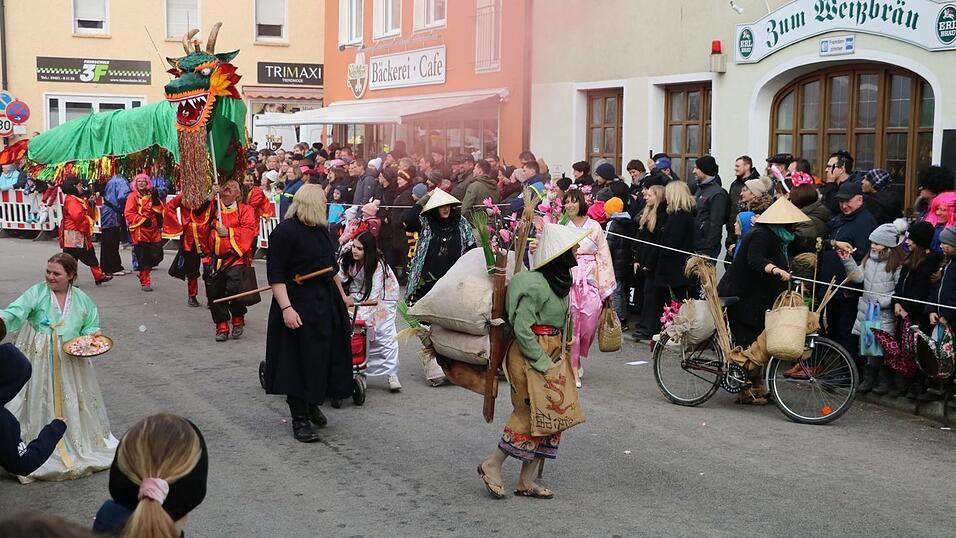 Beim Bogener Faschingsumzug war einiges geboten.