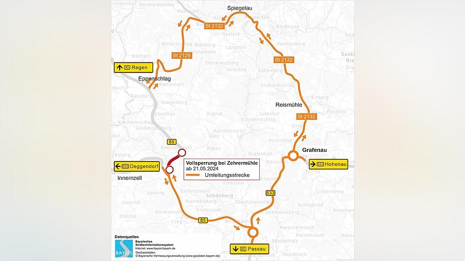 Wegen der Vollsperrung bittet das Staatliche Bauamt Passau alle betroffenen Verkehrsteilnehmer darum die Umleitungsstrecke zu benutzen. Wegen der Vollsperrung bittet das Staatliche Bauamt Passau alle betroffenen Verkehrsteilnehmer darum die Umleitungsstrecke zu benutzen.