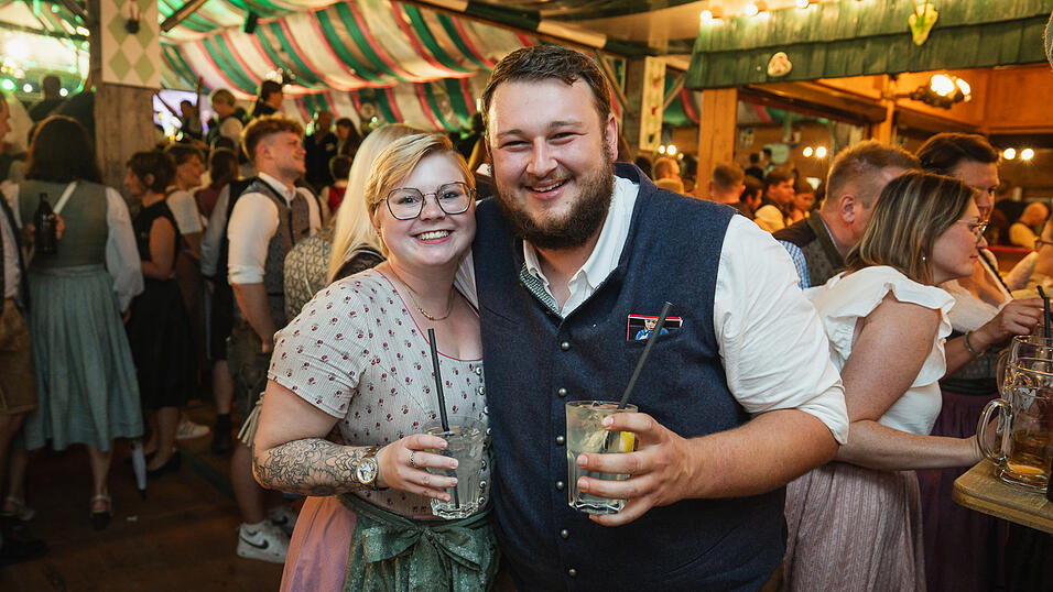 Die Partybilder vom Sonntag, 18. August, aus dem Festzelt Weckmann. Die Partybilder vom Sonntag, 18. August, aus dem Festzelt Weckmann.