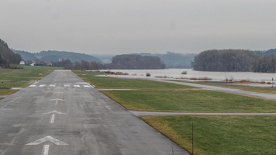 Auch in Vilshofen stieg die Donau &uuml;ber die Ufer.
