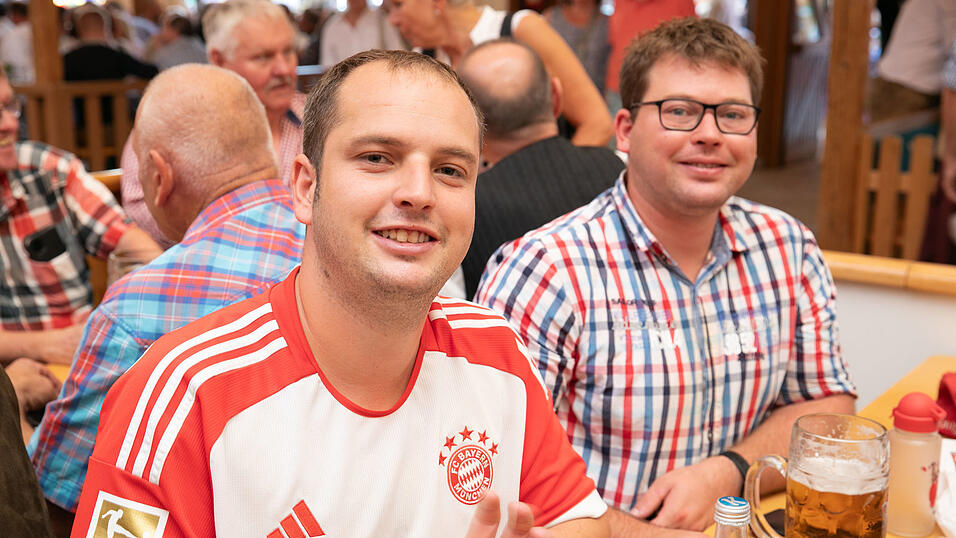 Das sind die Partybilder vom Dienstag, 12. August, aus dem Festzelt Nothaft. Das sind die Partybilder vom Dienstag, 12. August, aus dem Festzelt Nothaft.