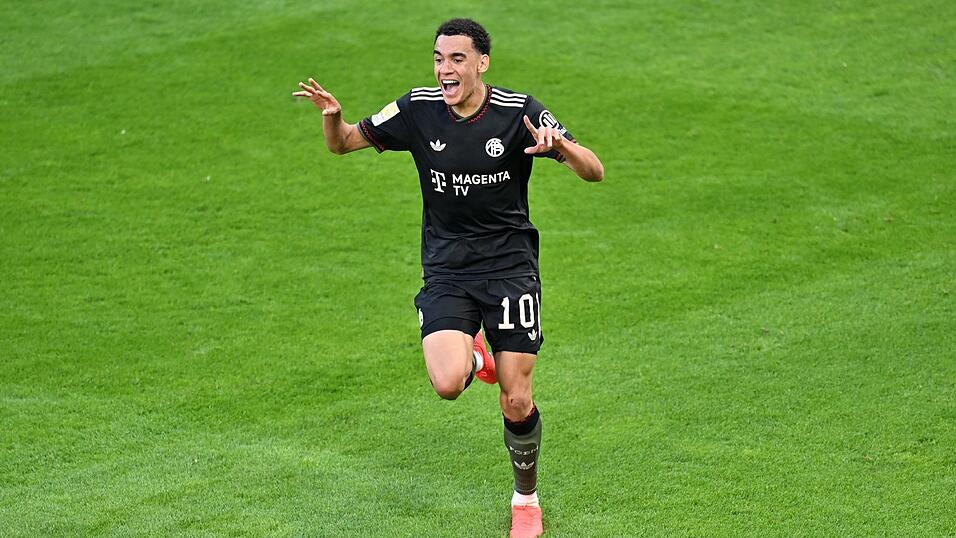 Das Lachen ist zur&uuml;ck: Jamal Musiala beim Torjubel in Mainz.