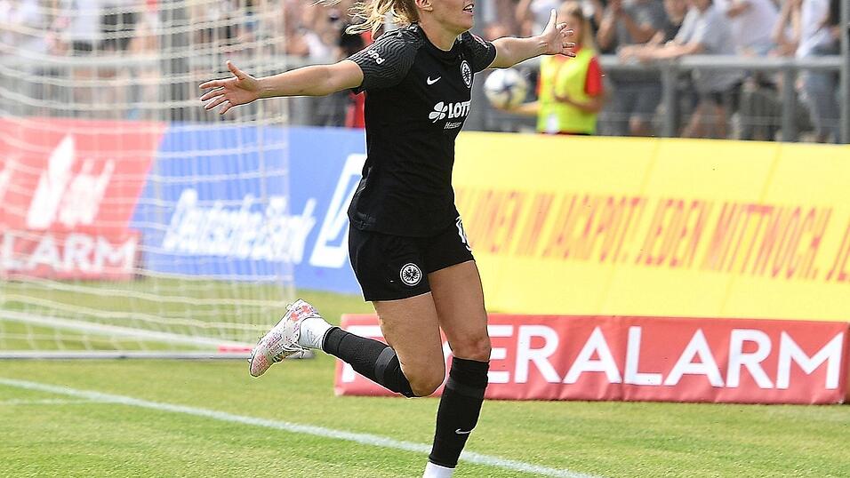 Unsere Nummer 10: Laura Freigang / Eintracht Frankfurt / 13 Länderspiele / 9 Tore. Freigang ist übrigens die Spielerin auf unserem Aufmacherbild. Unsere Nummer 10: Laura Freigang / Eintracht Frankfurt / 13 Länderspiele / 9 Tore. Freigang ist übrigens die Spielerin auf unserem Aufmacherbild.